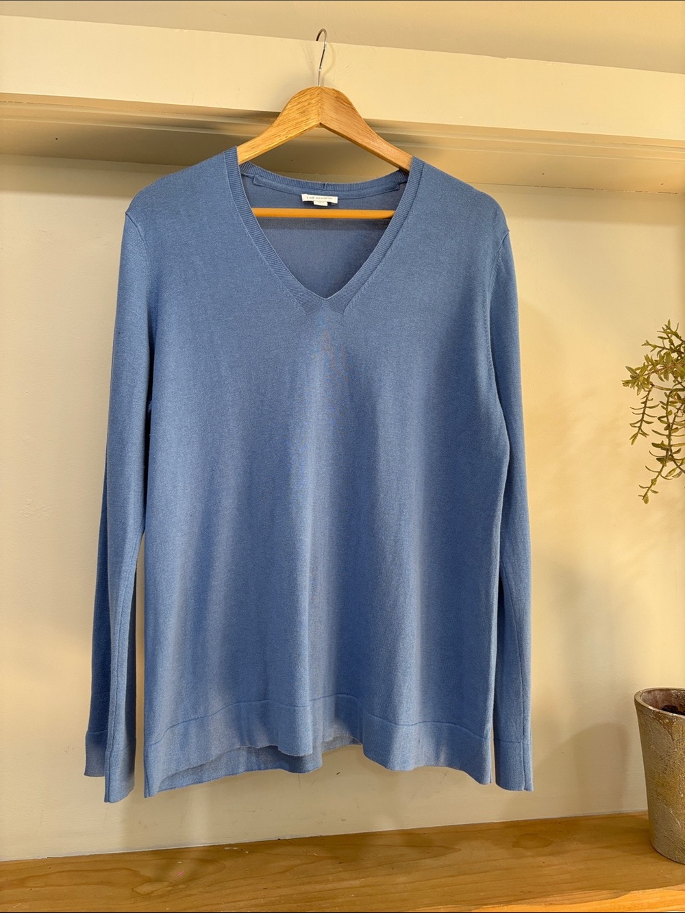J. Jill Blue Silk Cotton Blend V- Neck Classic Lightweight Sweater, Size LP